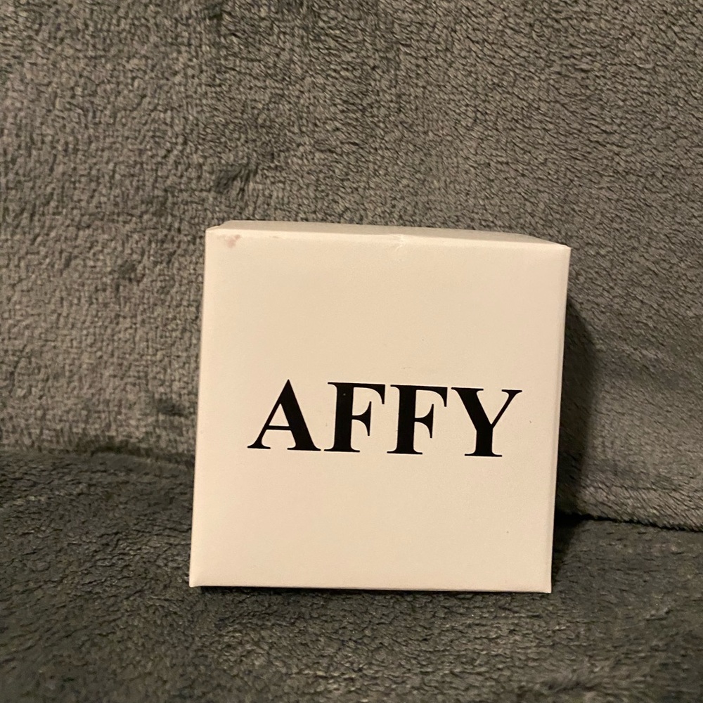 AFFY 5mm cubic earrings